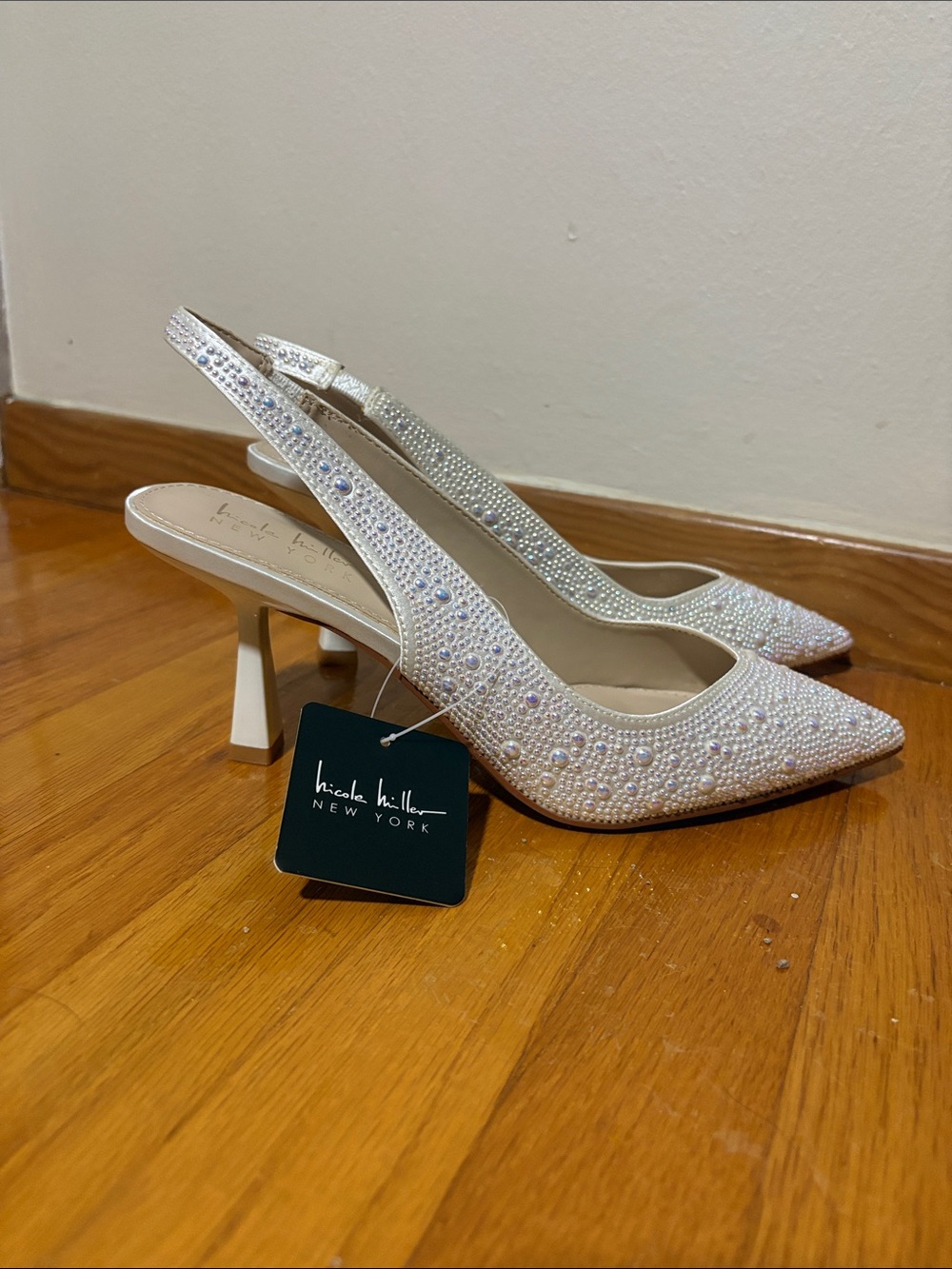 Pearl Pointed-Toe Heels - Picture 3 of 4